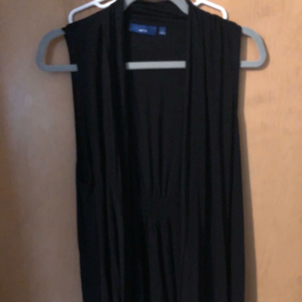 Black stretchy knit vest